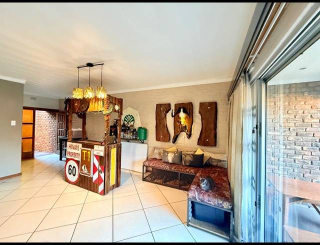 3 BEDROOM TOWNHOUSE FOR SALE IN FLORA GARDENS